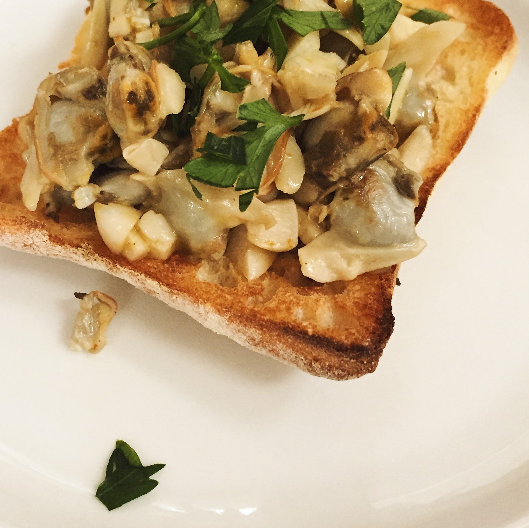 Donostia Foods Clams in Brine with Garlic