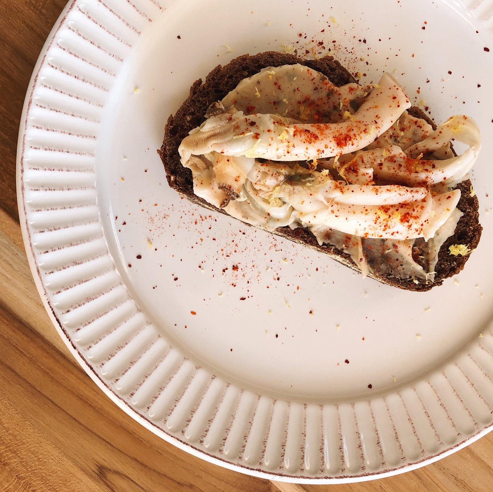 Razor shell clams and white bean puree tapa