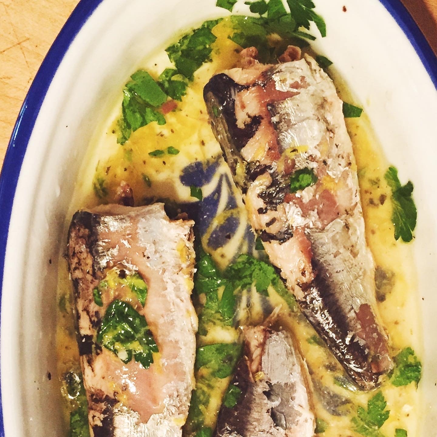 Sardines in olive oil marinating - Donostia Foods