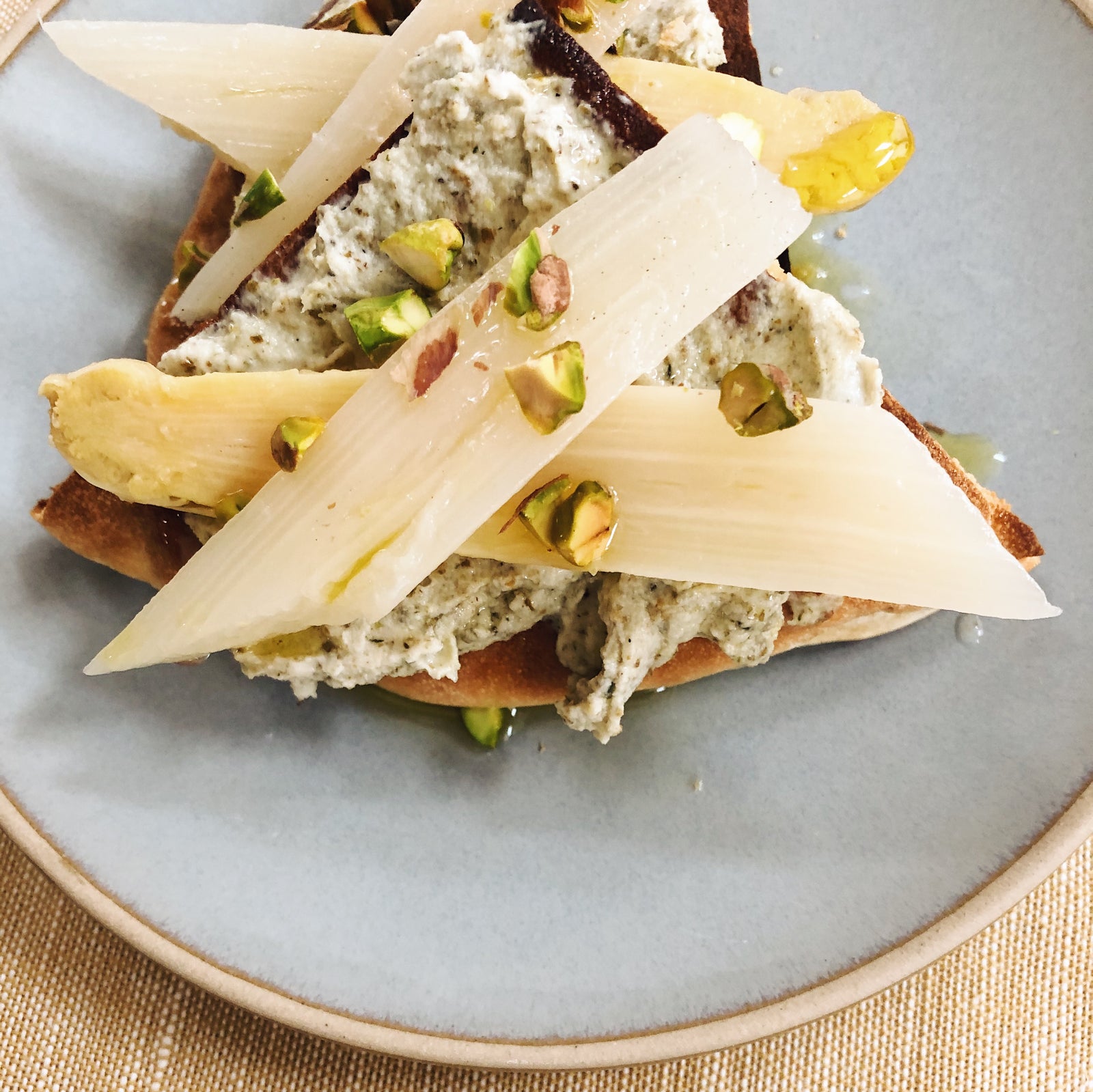 White Asparagus Toasted Pita with Za'atar